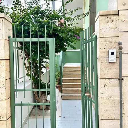 A Due Passi Da Bari - La Casa Della *